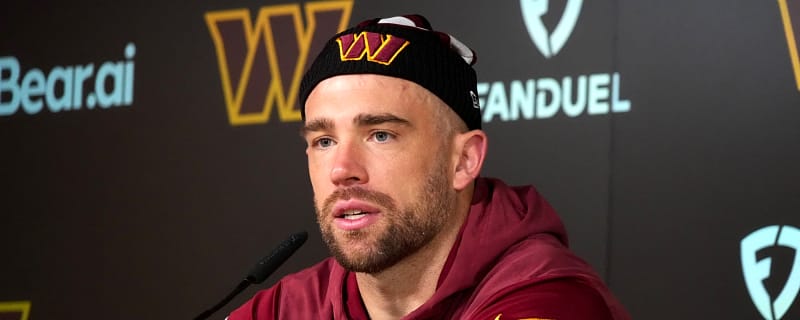 Eagles Elevate TEs Zach Ertz & Josiah Deguara