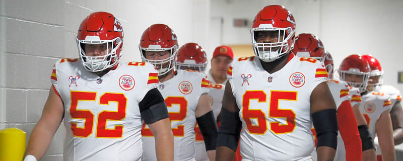 Chiefs O-line still has massive problems despite Trey Smith extension