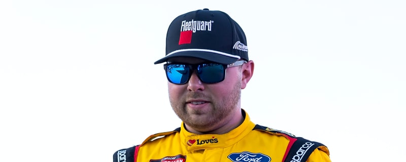 Layne Riggs holds off Ty Majeski to win at St. Petersburg
