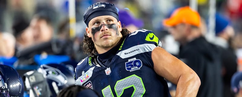 Seahawks give starting LB a new contract