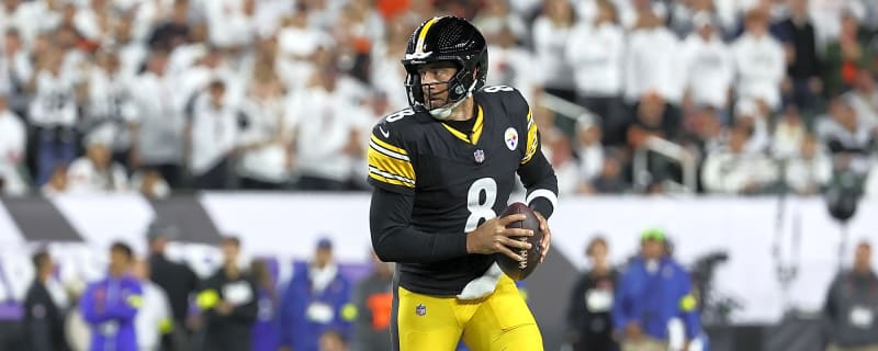 Watch: Aaron Rodgers Lashes out at Jaylen Warren, Who Ran a Flea-Flicker by Accident Against Bengals