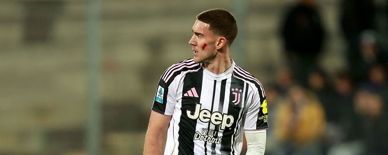 Journalist: Striker to meet with current club over his future amid Chelsea links