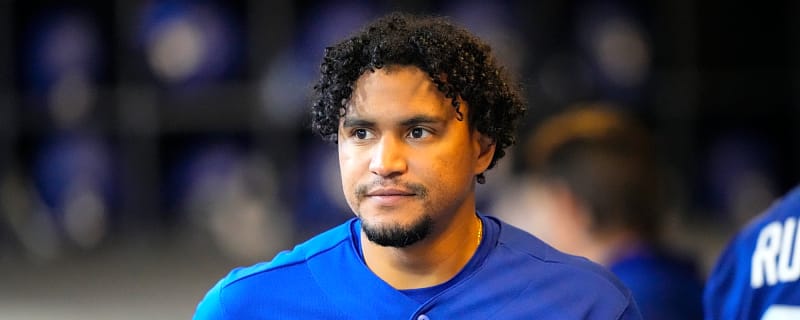 Dodgers to re-sign Santiago Espinal