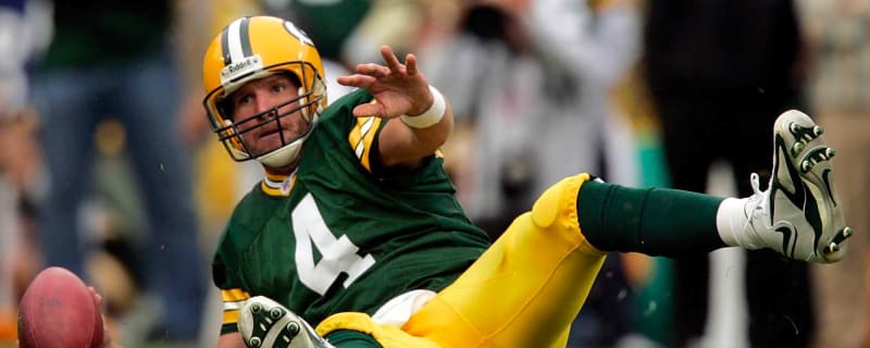 Remembering Brett Favre’s Five Touchdown Pass Game Against Carolina