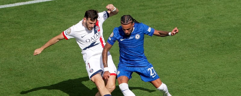 Gordon v Kvaratskhelia: Which winger should Arsenal sign?