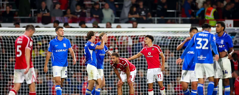 ‘Unacceptable’ - Phil Parkinson ‘shellshocked’ as Wrexham fall to Birmingham City in Championship clash