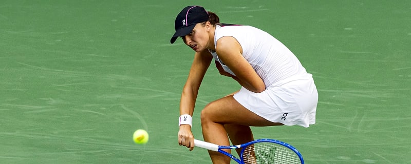 Back with a bang: Iga Swiatek begins Korea Open with a straight-sets win over Sorana Cirstea