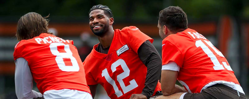 Insider explains how Browns' QB competition changed during spring workouts