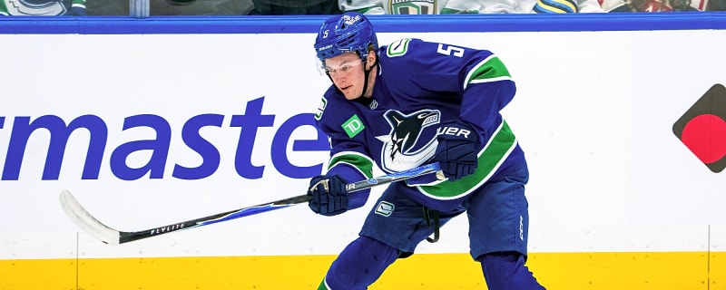Canucks recall top prospect Tom Willander