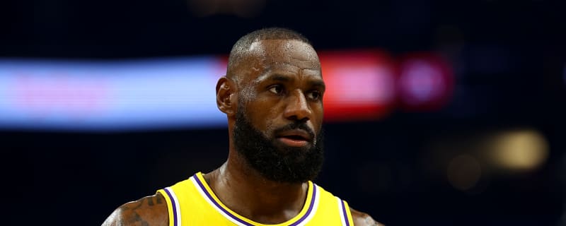 Dwyane Wade makes concerning claims about LeBron James