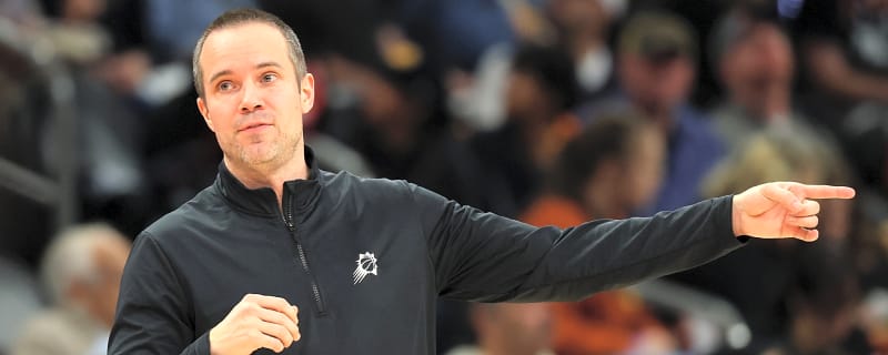 Suns head coach Jordan Ott heated towards refs following 92-77 loss to Blazers