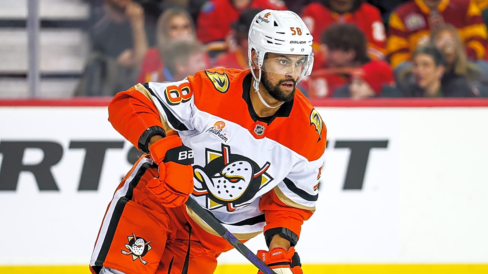 Veteran defenseman leaves NHL to sign in Sweden