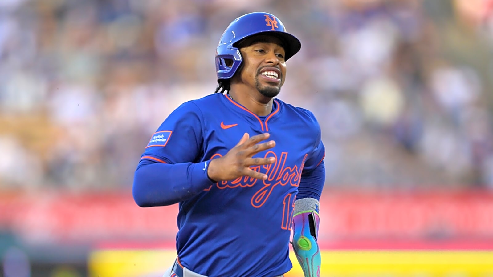 Mets manager feeling 'a little bit better' about Francisco Lindor's injury