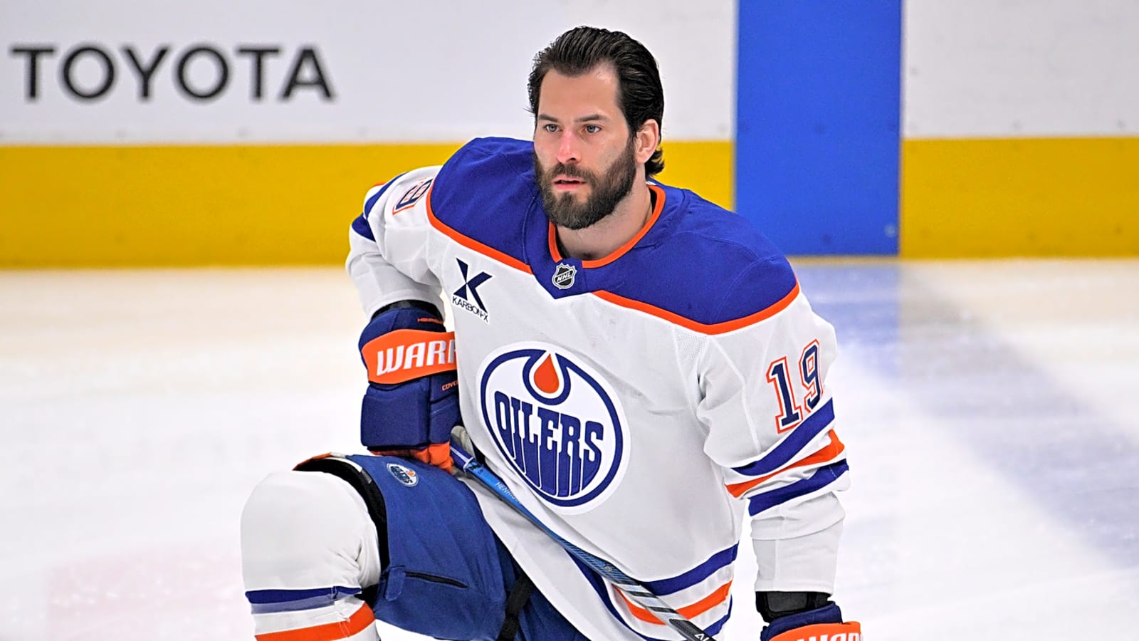 Oilers Could Offer a Veteran Forward a Better Shot… Somewhere Else
