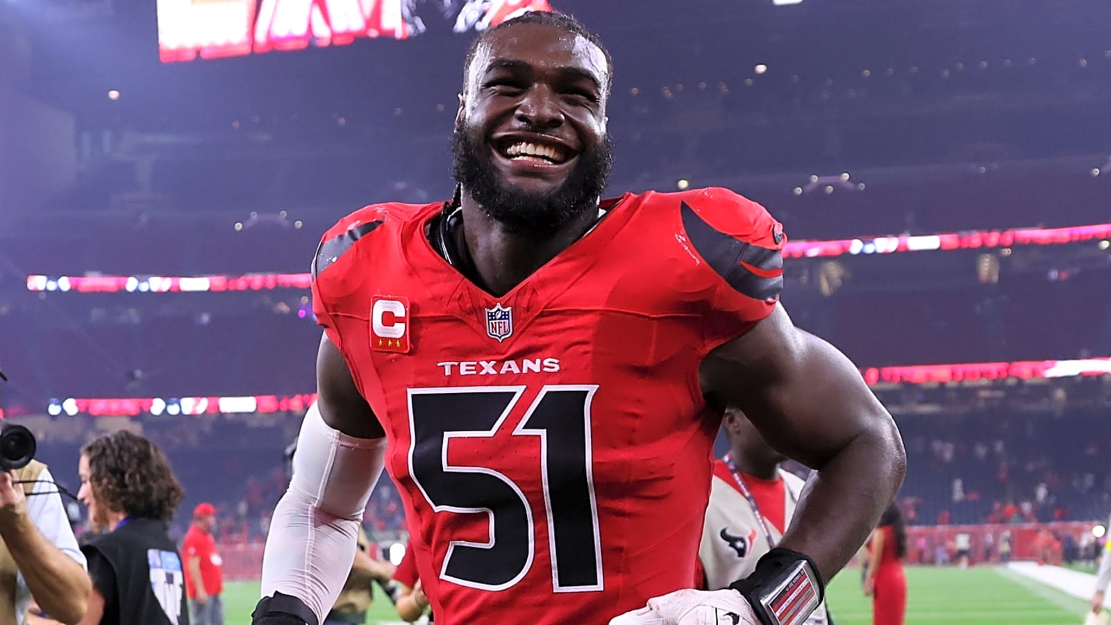 Betting expert thinks Texans will miss playoffs despite elite defense: Is he wrong?