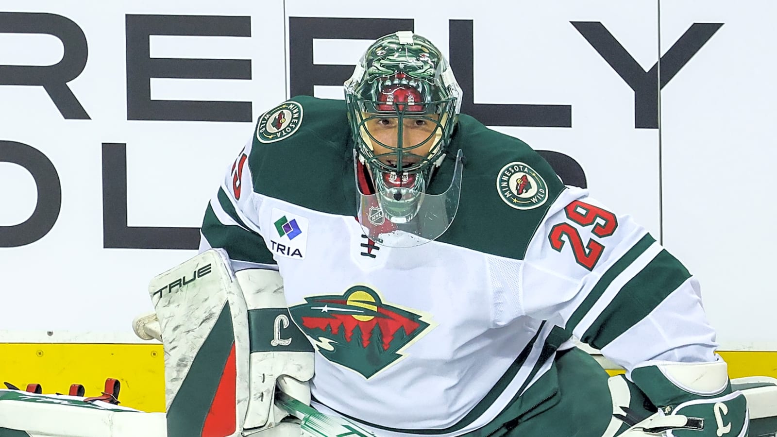 Watch: Wild's Fleury gets send-off following final NHL game