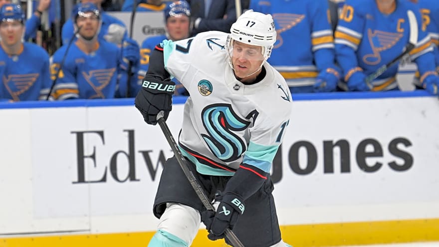 Kraken’s Jaden Schwartz Out Six Weeks with Lower-Body Injury