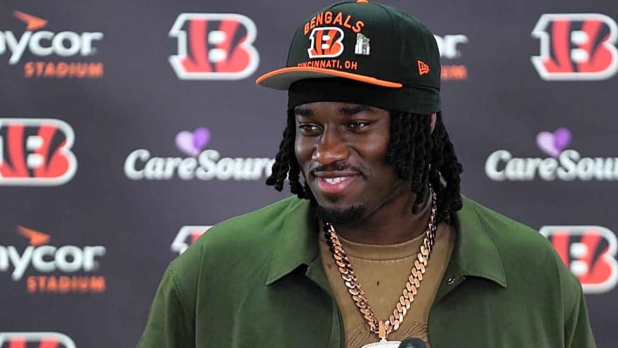 What happens if an NFL rookie doesn't sign his contract?