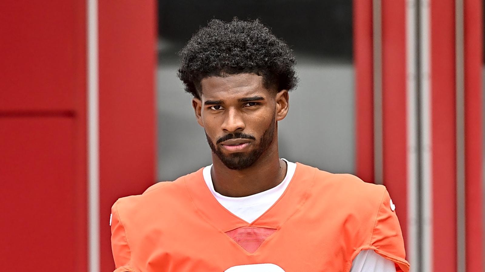 Could Browns make surprising move with Shedeur Sanders?
