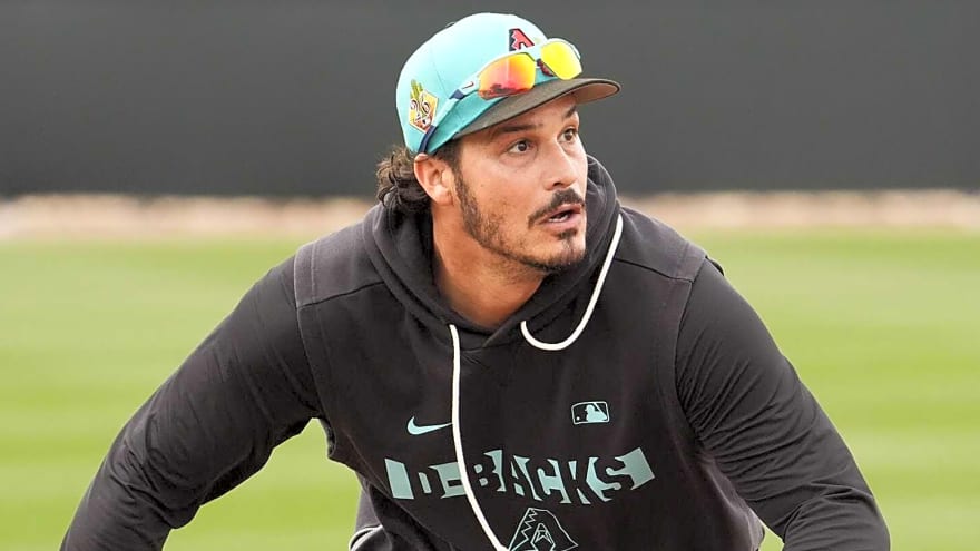 Nolan Arenado hits home run in first at-bat for Diamondbacks against Rockies