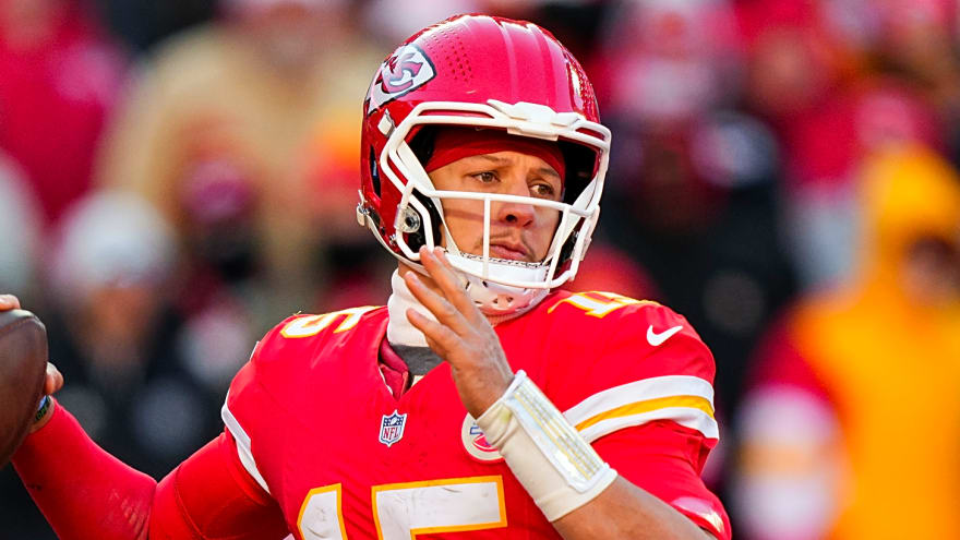 Chiefs coaches reportedly have strong feelings about Mahomes recovery