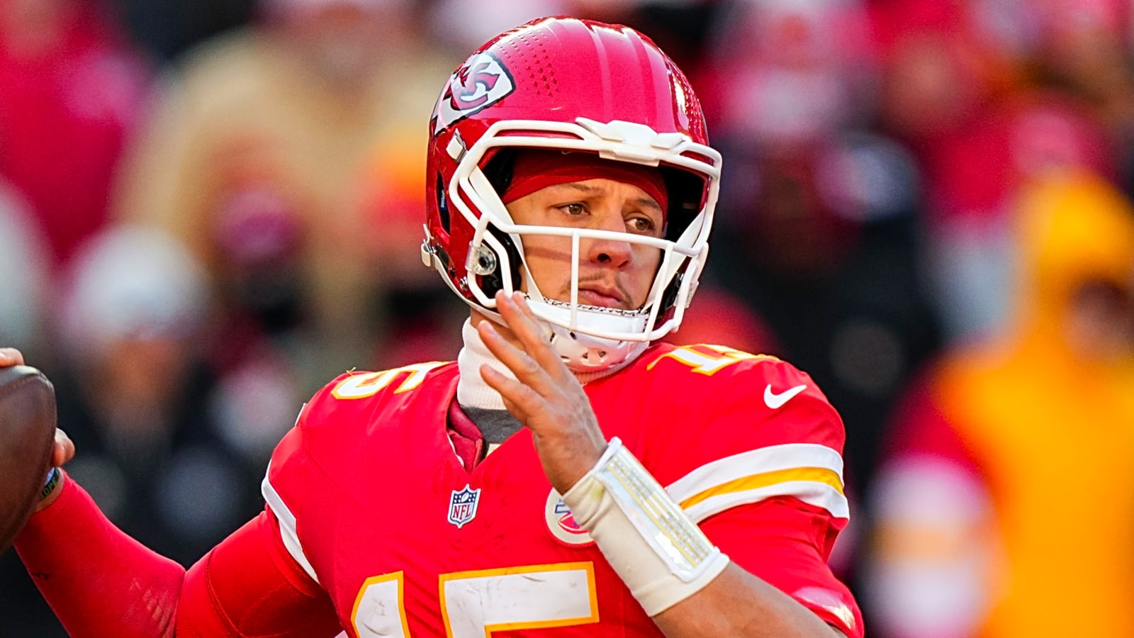 Chiefs coaches reportedly have strong feelings about Mahomes recovery