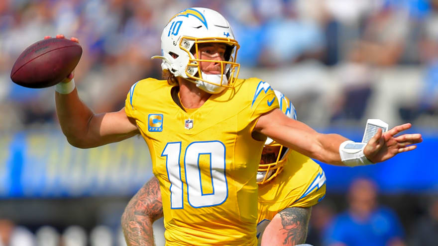 The 'Active 3-passing-TD game leaders' quiz