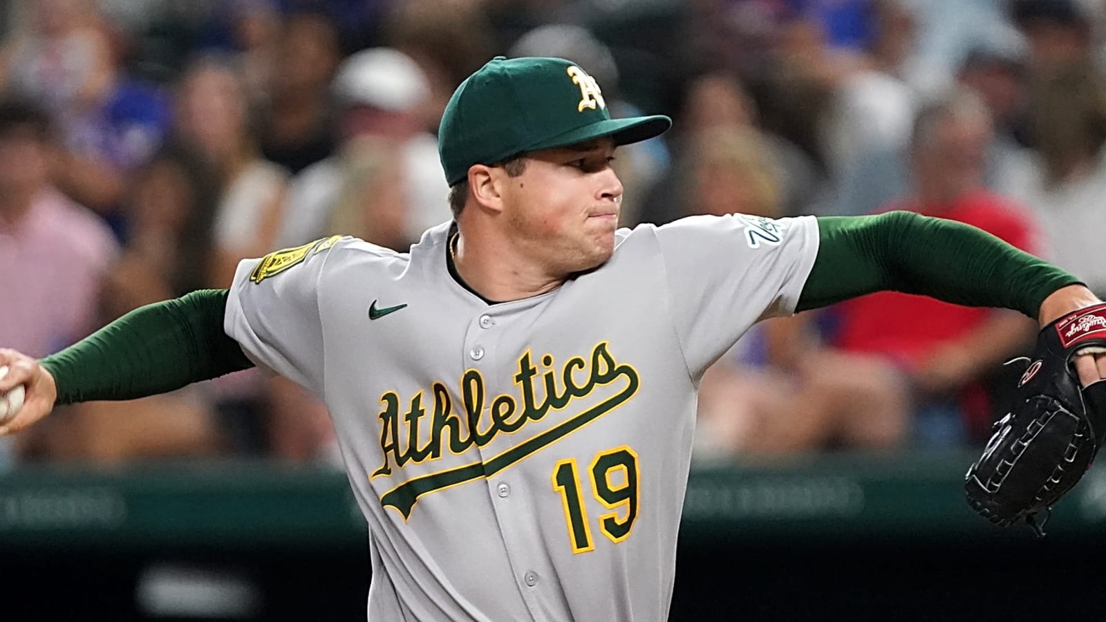 Padres make blockbuster deal for A's closer