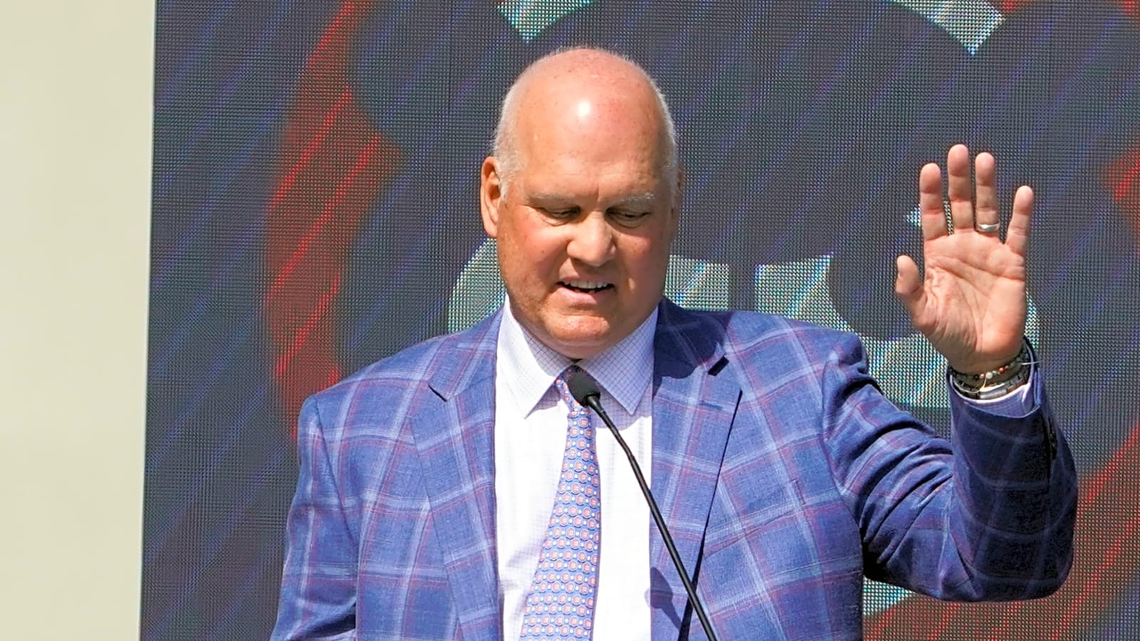 Sandberg’s health was worst-kept secret at HOF induction weekend