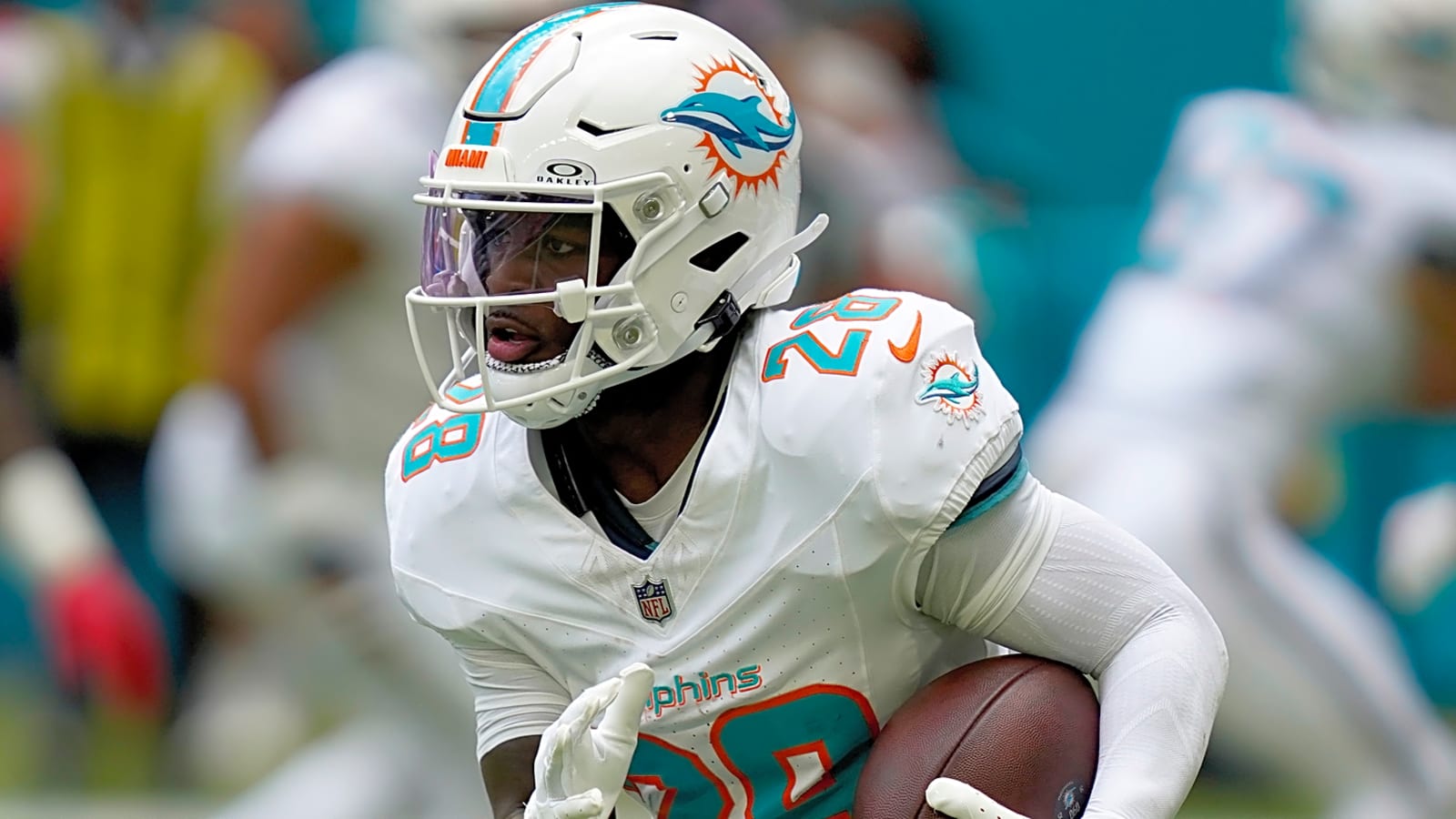 Dolphins should reconsider stance on De'Von Achane