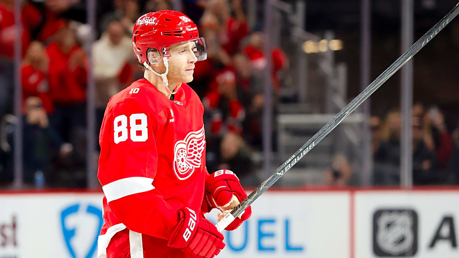 Patrick Kane joins NHL legends in elite club with 500th career goal amid Red Wings' playoff push