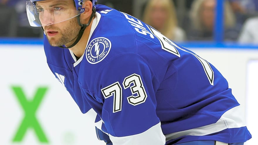Rangers sign veteran winger to PTO