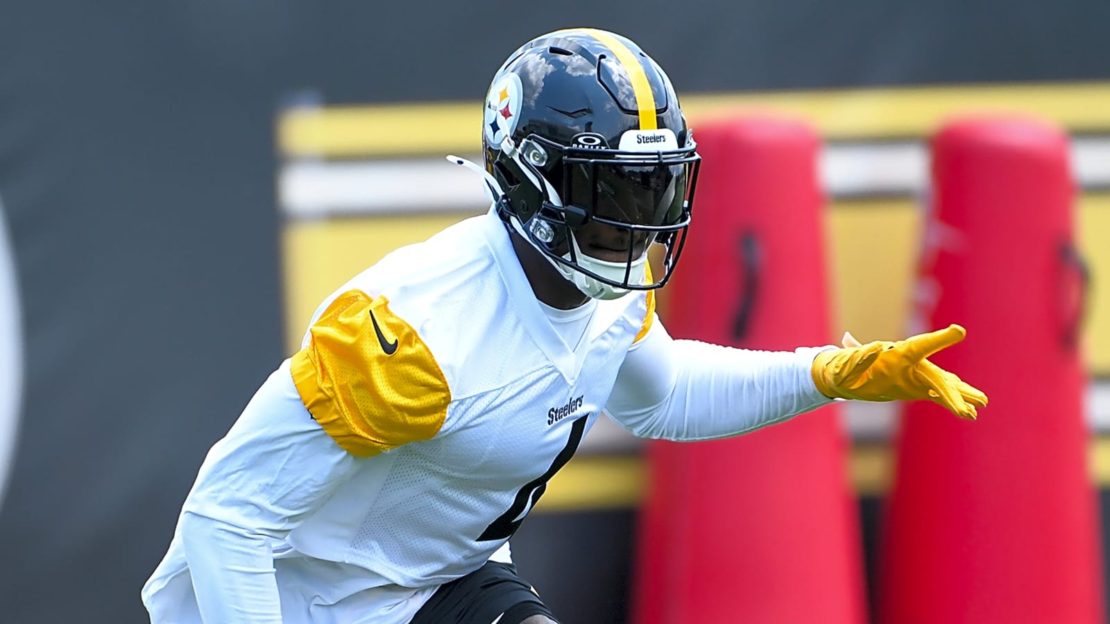 Why DK Metcalf's $132M contract is a sneaky-good deal for Steelers