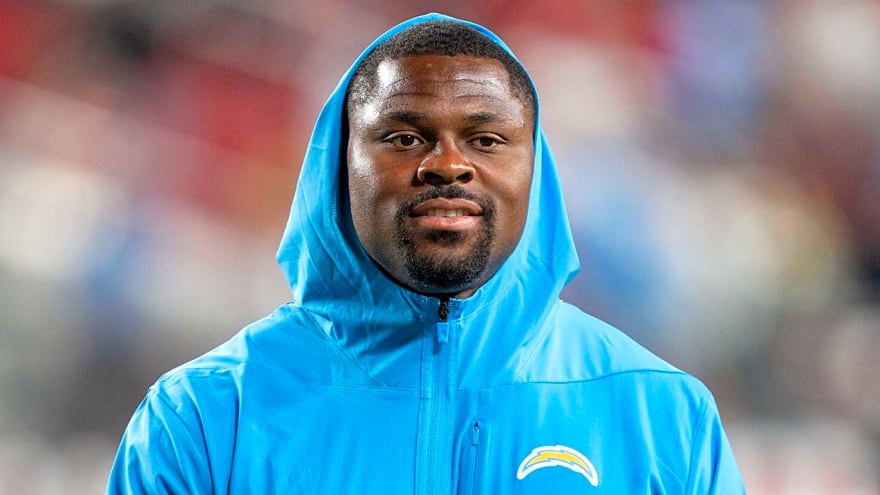 Chargers star LB avoids season-ending injury 