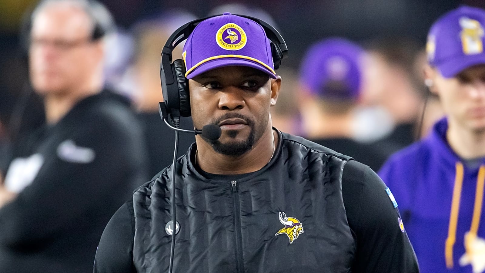 Vikings reach contract extension with DC Brian Flores