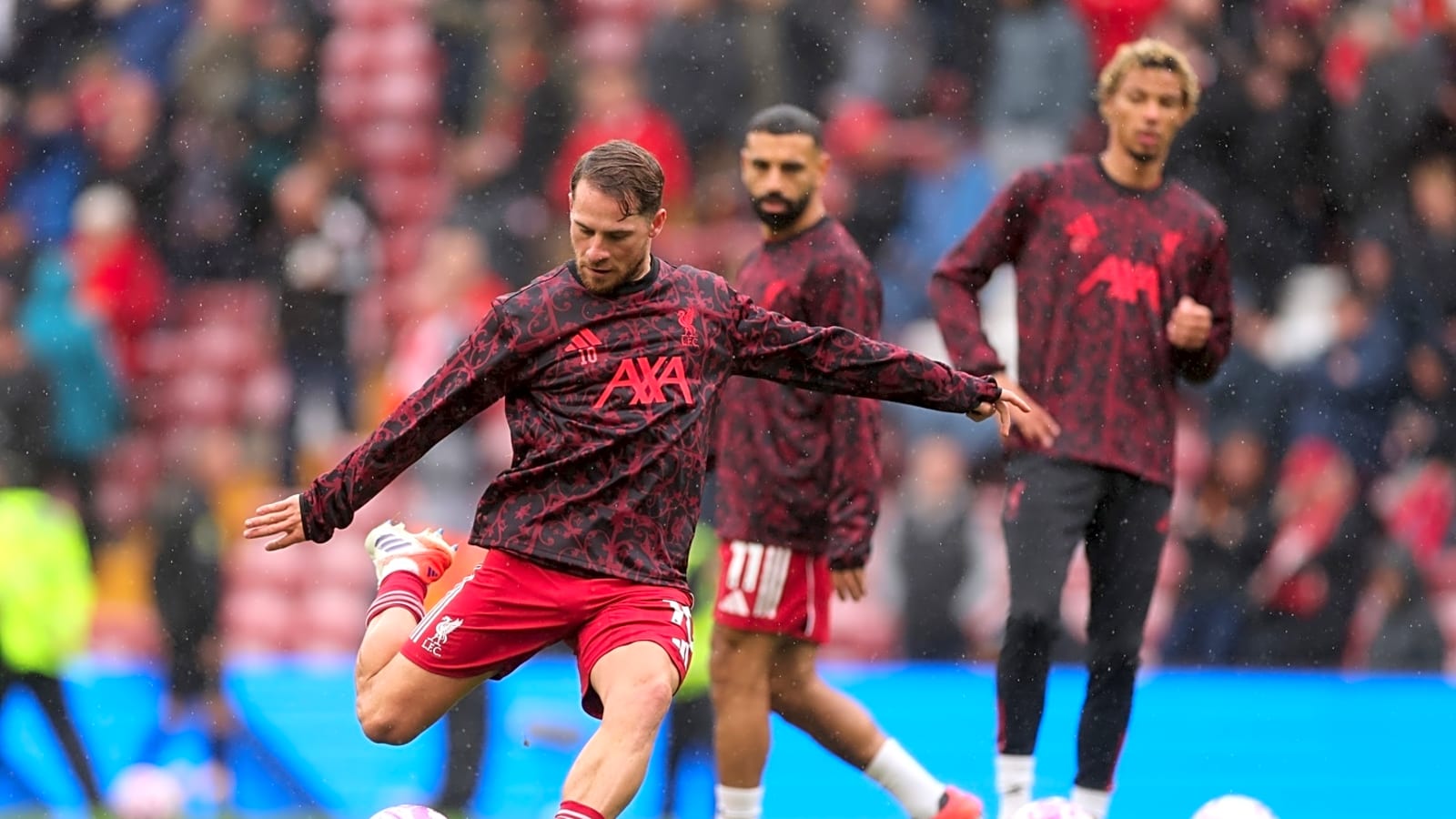 'He doesn’t know…' – Journalist claims Slot still hasn’t figured out three key positions for LFC