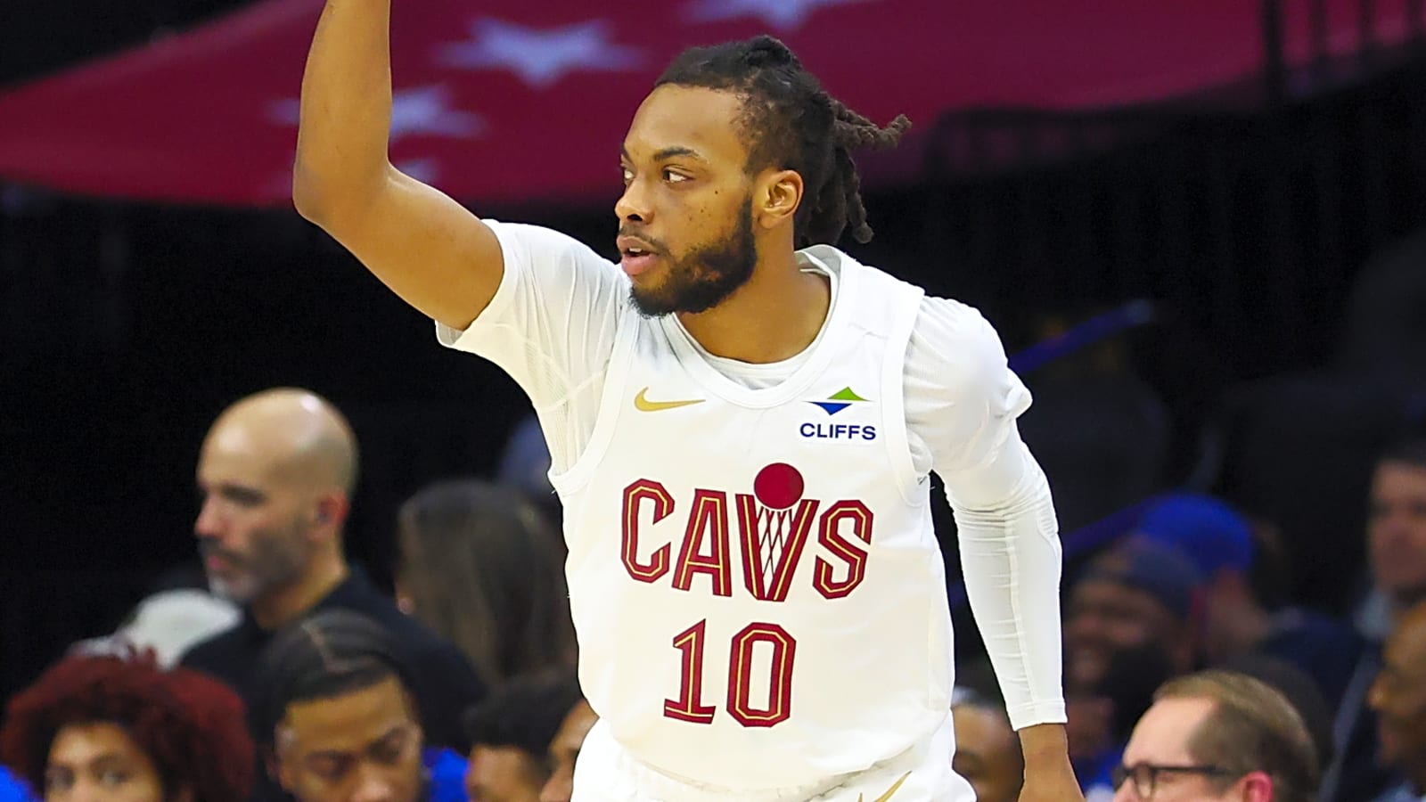  Cavs finally look the part, steamroll Sixers in Philly