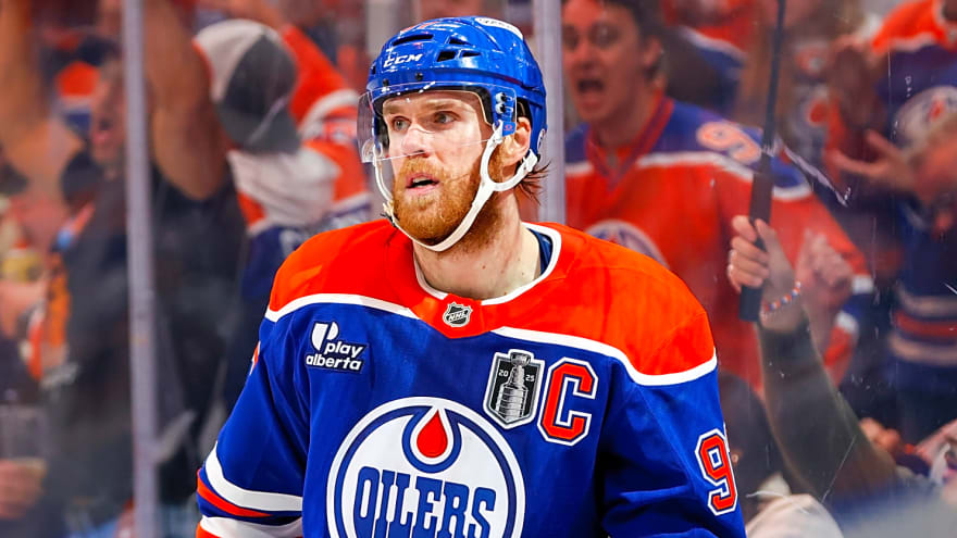Oilers GM Stan Bowman offers massive Connor McDavid update
