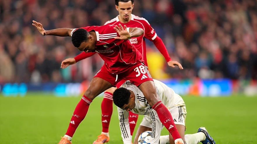 Liverpool fans may simultaneously laugh and cry at Ekitike’s reply to Gravenberch Instagram post