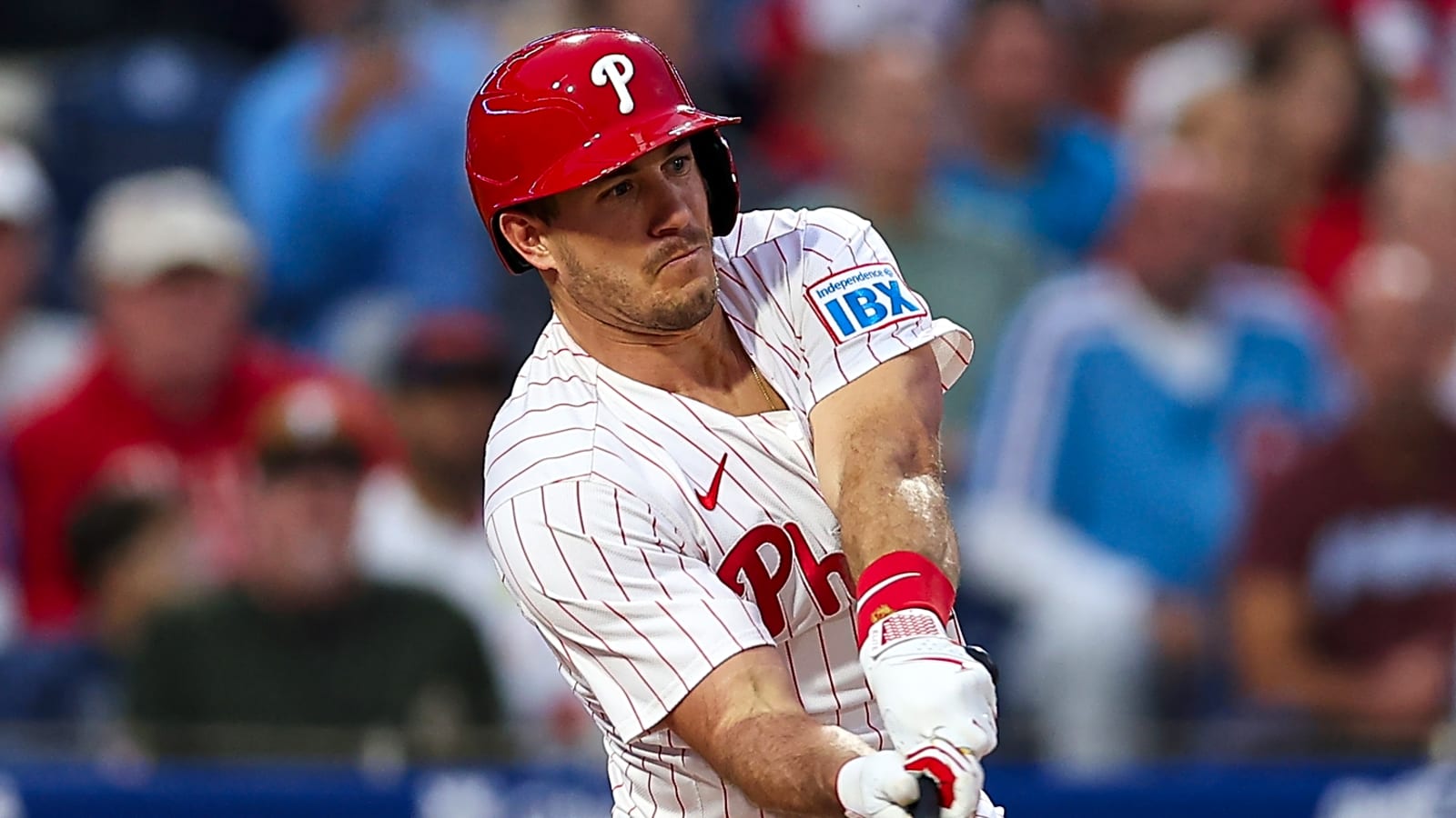 Phillies retain franchise mainstay J.T. Realmuto