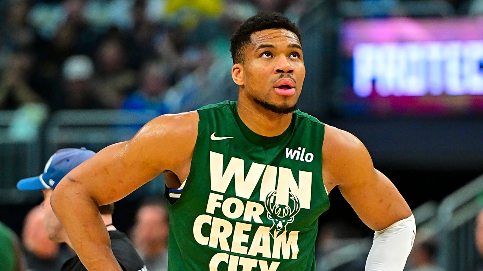The time has come for Giannis Antetokounmpo to jump ship