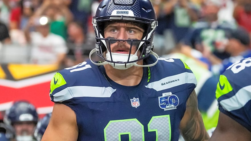 Seahawks, Eric Saubert Agree To Extension