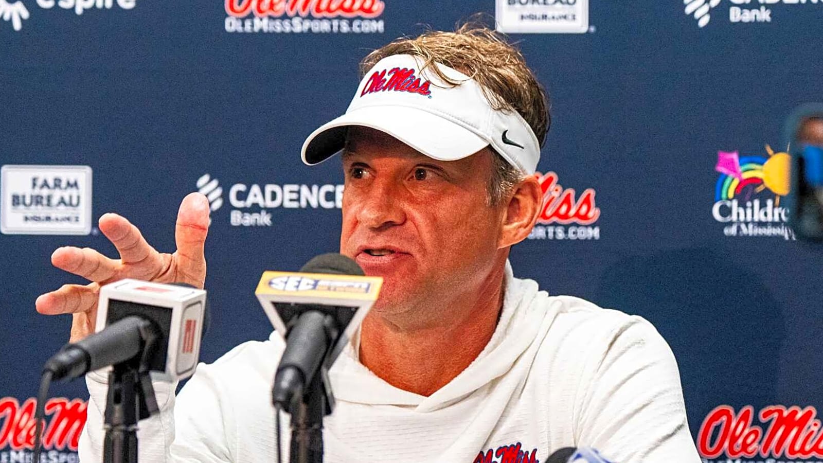 Lane Kiffin calls out Ole Miss AD in his farewell statement