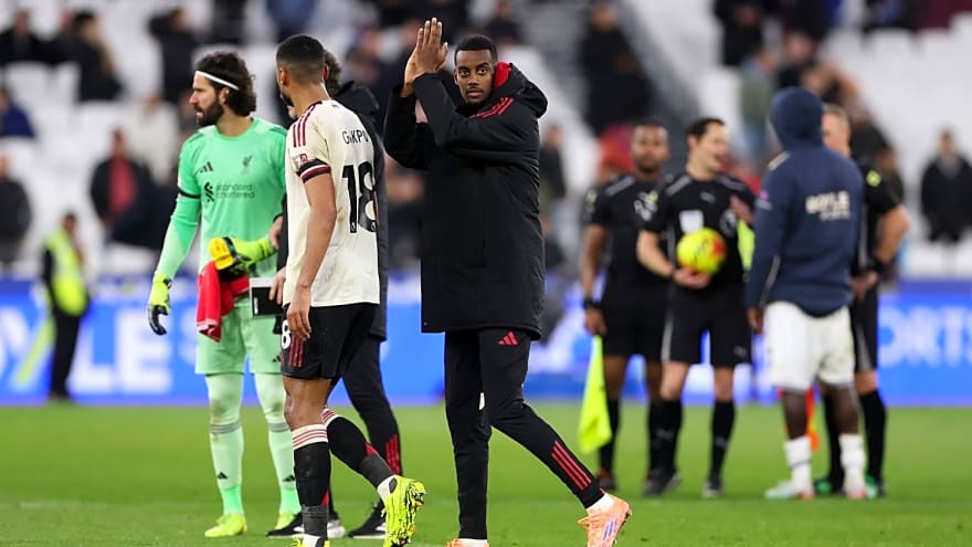 Isak interview sparks debate as ex-Red says Liverpool are giving him nothing