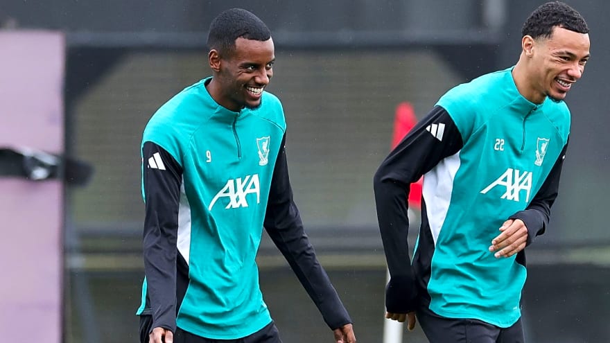 Peter Crouch explains why Ekitike and Isak are not matching Haaland