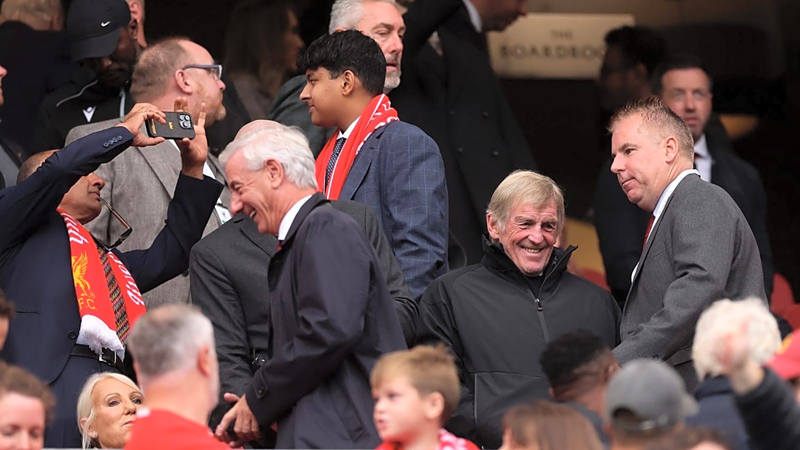 Dalglish sends clear message about Slot patience after scrutiny