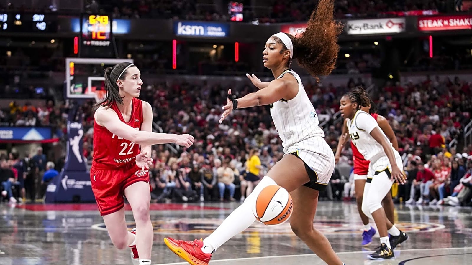 'He Has Agreed With Me': Caitlin Clark and Angel Reese Comparison Sparks Magic Johnson’s Honest Stance, Joy Taylor Reveals