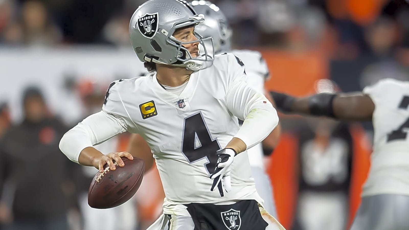 Las Vegas Raiders: Derek Carr Embraces Ashton Jeanty Despite Rivalry Background