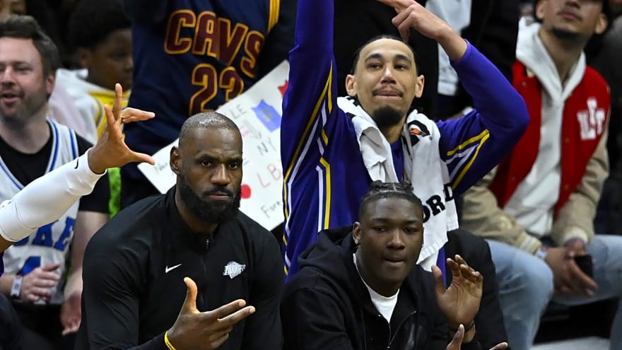 LeBron James 'Slimmed Down Considerably' After Ditching Alcohol to Fight Father Time With Lakers