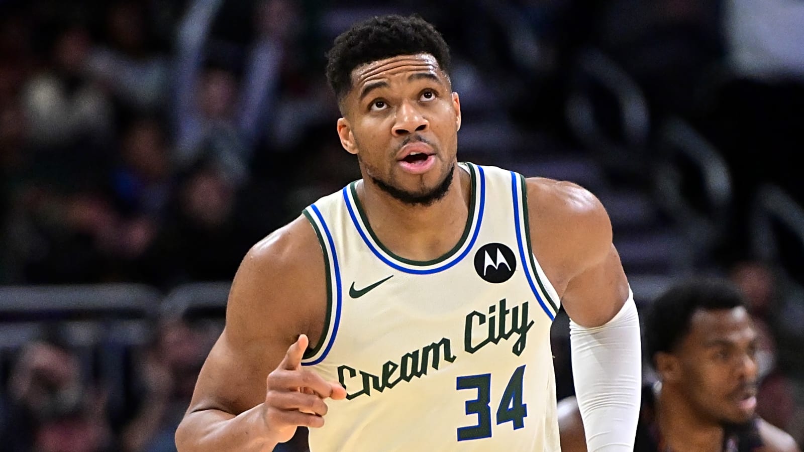 Bucks' Giannis Antetokounmpo surpasses career milestone